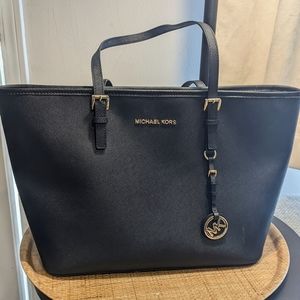 Michael Kors Jet Set Tote Bag